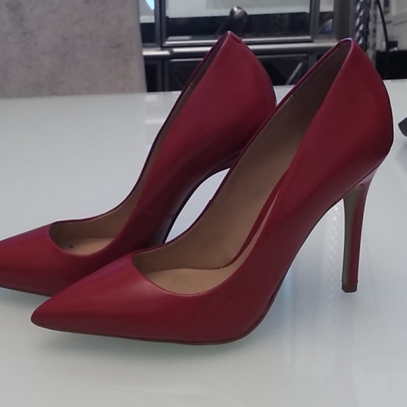 Shoes - Picture 2 of 5